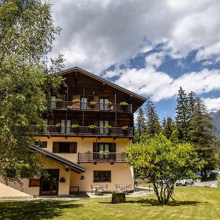 Alpine Forest Hotel Champoluc Luaran gambar