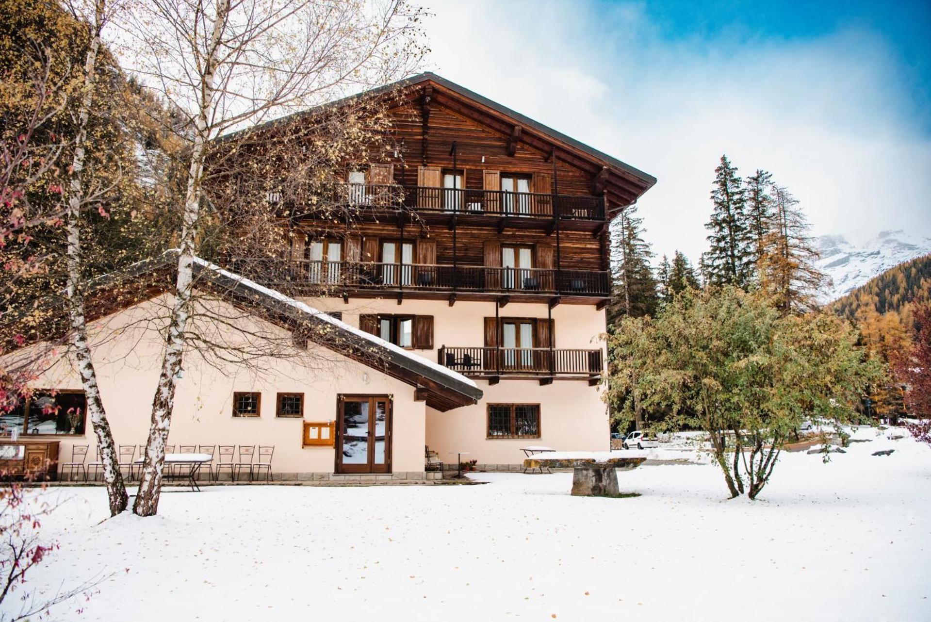 Alpine Forest Hotel Champoluc Luaran gambar