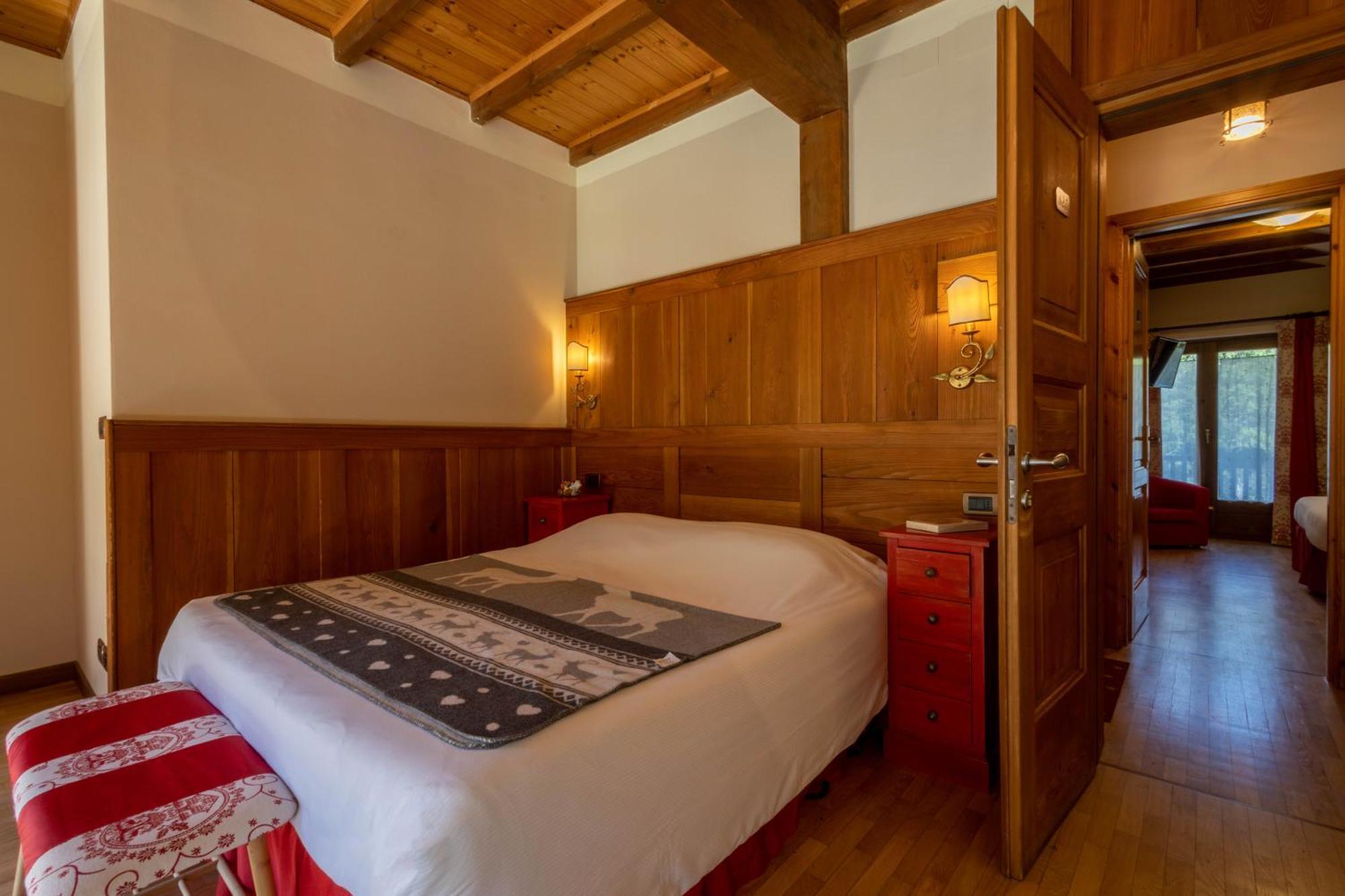 Alpine Forest Hotel Champoluc Luaran gambar