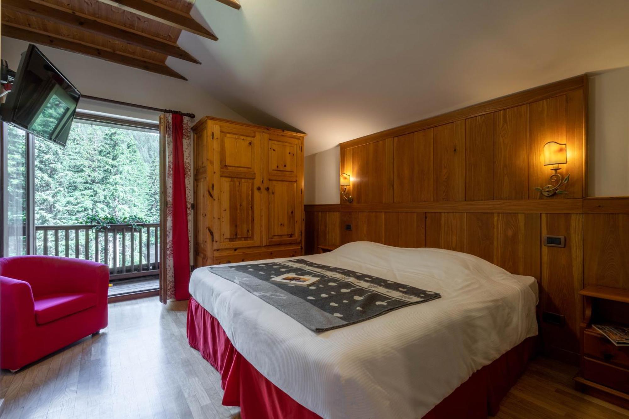Alpine Forest Hotel Champoluc Luaran gambar