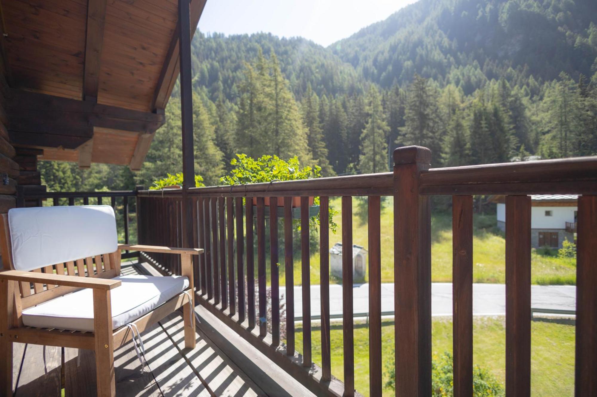Alpine Forest Hotel Champoluc Luaran gambar