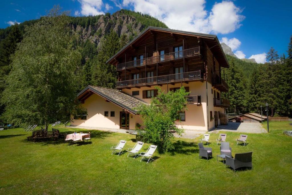Alpine Forest Hotel Champoluc Luaran gambar